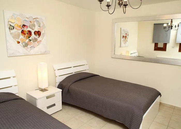 Aphrodite Hills Superior Villas Superior Villa 0403 Air Conditioning 5 Bedrooms Paphos