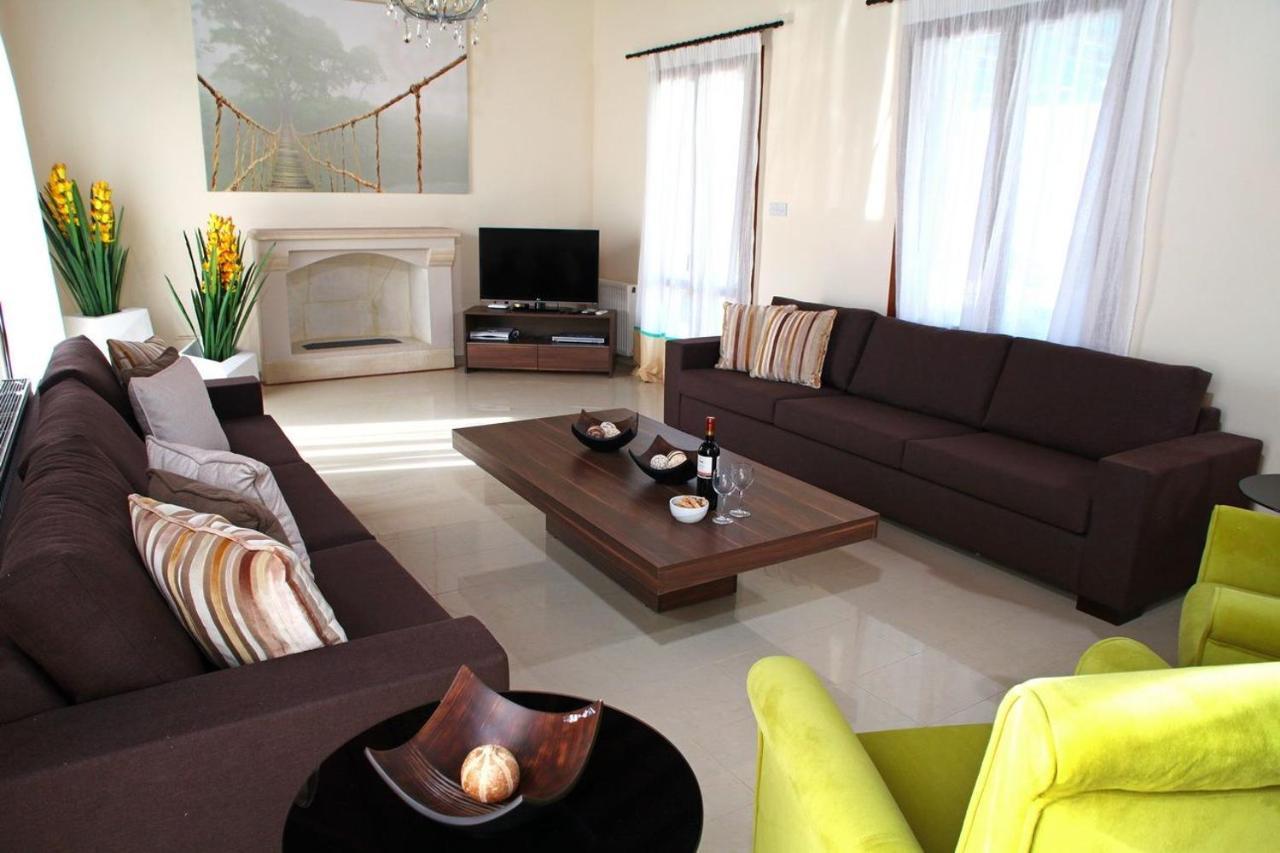 Aphrodite Hills Superior Villas Superior Villa 0403 Air Conditioning 5 Bedrooms Paphos *