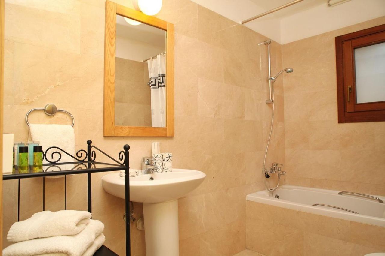Villa Aphrodite Hills Superior Villas Superior Villa 0403 Air Conditioning 5 Bedrooms Paphos Paphos
