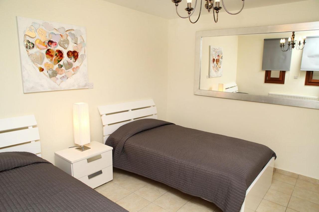 Aphrodite Hills Superior Villas Superior Villa 0403 Air Conditioning 5 Bedrooms Paphos Villa *
